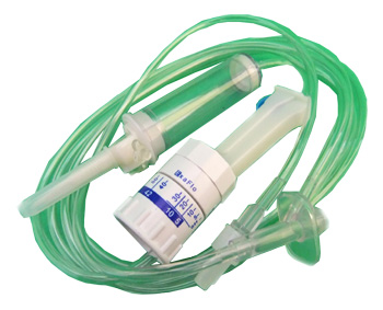 DEFLUSSORE CON REGOLATORE DI FLUSSO A GRAVITA' CON PERFORATORE 5/250ML - Farmacia Puddu Baire S.r.l.