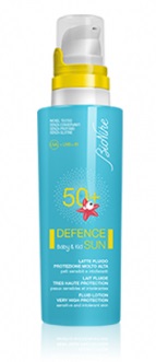 DEFENCE SUN 50+ BABY&KID LATTE FLUIDO PROTEZIONE MOLTO ALTA 125 ML - Farmacia Puddu Baire S.r.l.